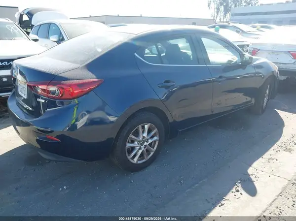 JM1BM1U75G1308277 — 2016 Mazda 3, фото 4 с аукциона IAAI 14.10.2026, Передняя часть слева