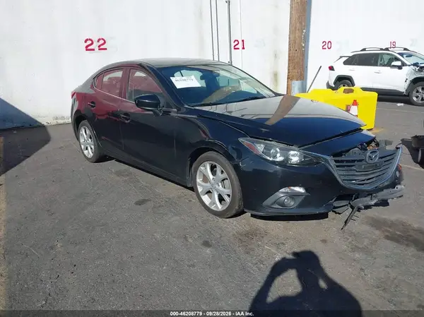 JM1BM1V74G1301982 — 2016 Mazda 3, Передняя часть слева (Left Front), фото до ремонта