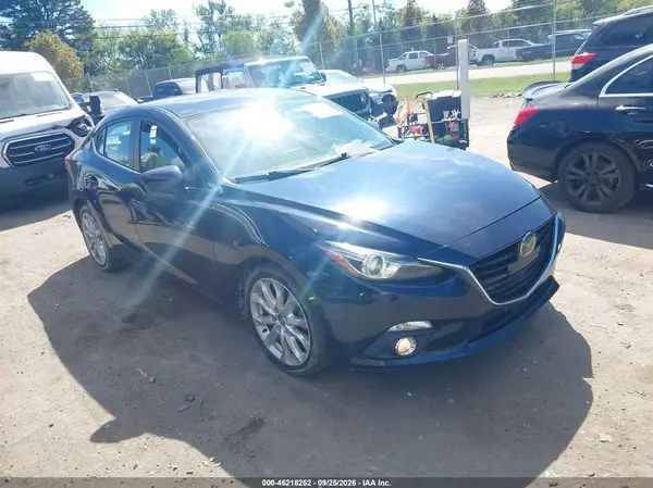 JM1BM1X30G1296175 — 2016 Mazda 3, Передняя часть слева (Left Front), фото до ремонта