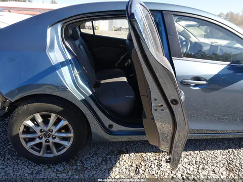 2016 Mazda Mazda3 I Sport VIN JM1BM1U74G1277801 фото 8