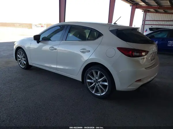 3MZBN1L36HM132692 — 2017 Mazda 3, фото 3 с аукциона IAAI, Пожар салона