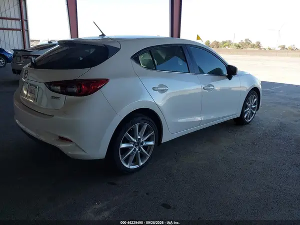 3MZBN1L36HM132692 — 2017 Mazda 3, фото 4 с аукциона IAAI, Пожар салона