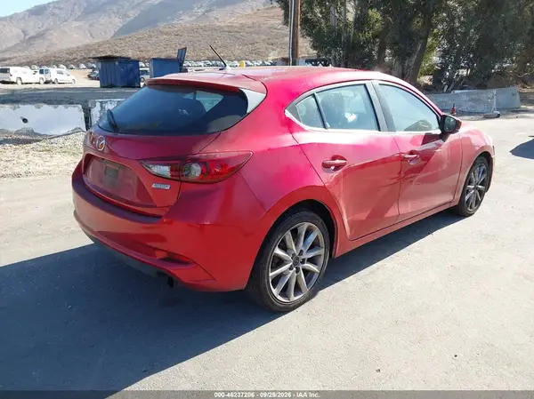 3MZBN1L75HM150233 — 2017 Mazda 3, фото 4 с аукциона IAAI, Естественный износ