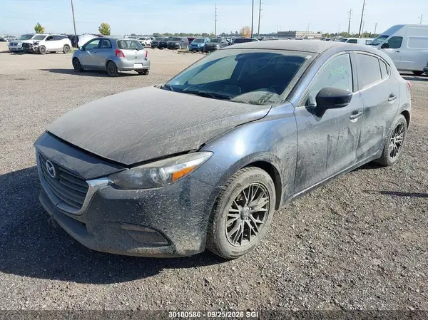 JM1BN1L71J1155211 — 2018 Mazda 3, фото 2 с аукциона IAAI 29.09.2026, Левый бок