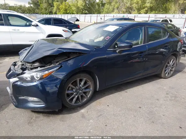 3MZBN1V35JM163743 — 2018 Mazda 3, фото 2 с аукциона IAAI, Передняя часть