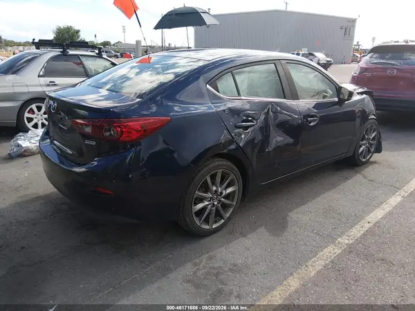 3MZBN1V35JM163743 — 2018 Mazda 3, фото 4 с аукциона IAAI, Передняя часть