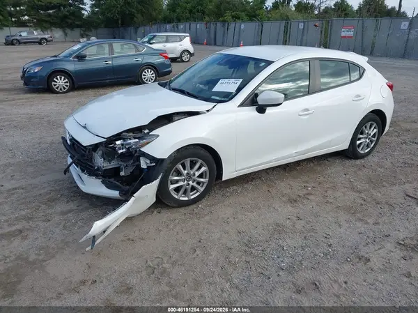 3MZBN1K75JM183644 — 2018 Mazda 3, фото 2 с аукциона IAAI, Передняя часть слева