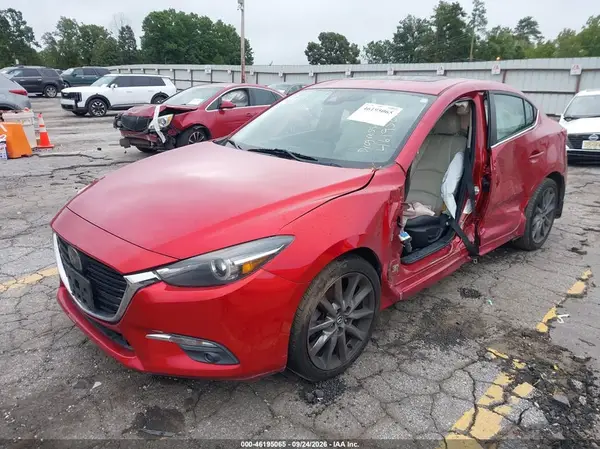 3MZBN1W36JM217551 — 2018 Mazda 3, фото 2 с аукциона IAAI, Левый бок