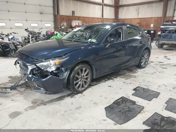 3MZBN1M39JM213481 — 2018 Mazda 3, фото 2 с аукциона IAAI, Передняя часть