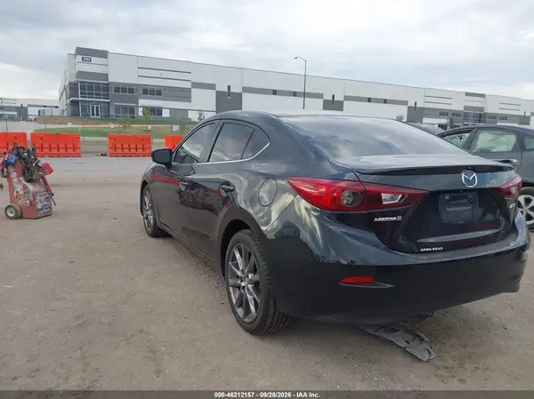 3MZBN1V32JM224031 — 2018 Mazda 3, фото 3 с аукциона IAAI, Передняя часть