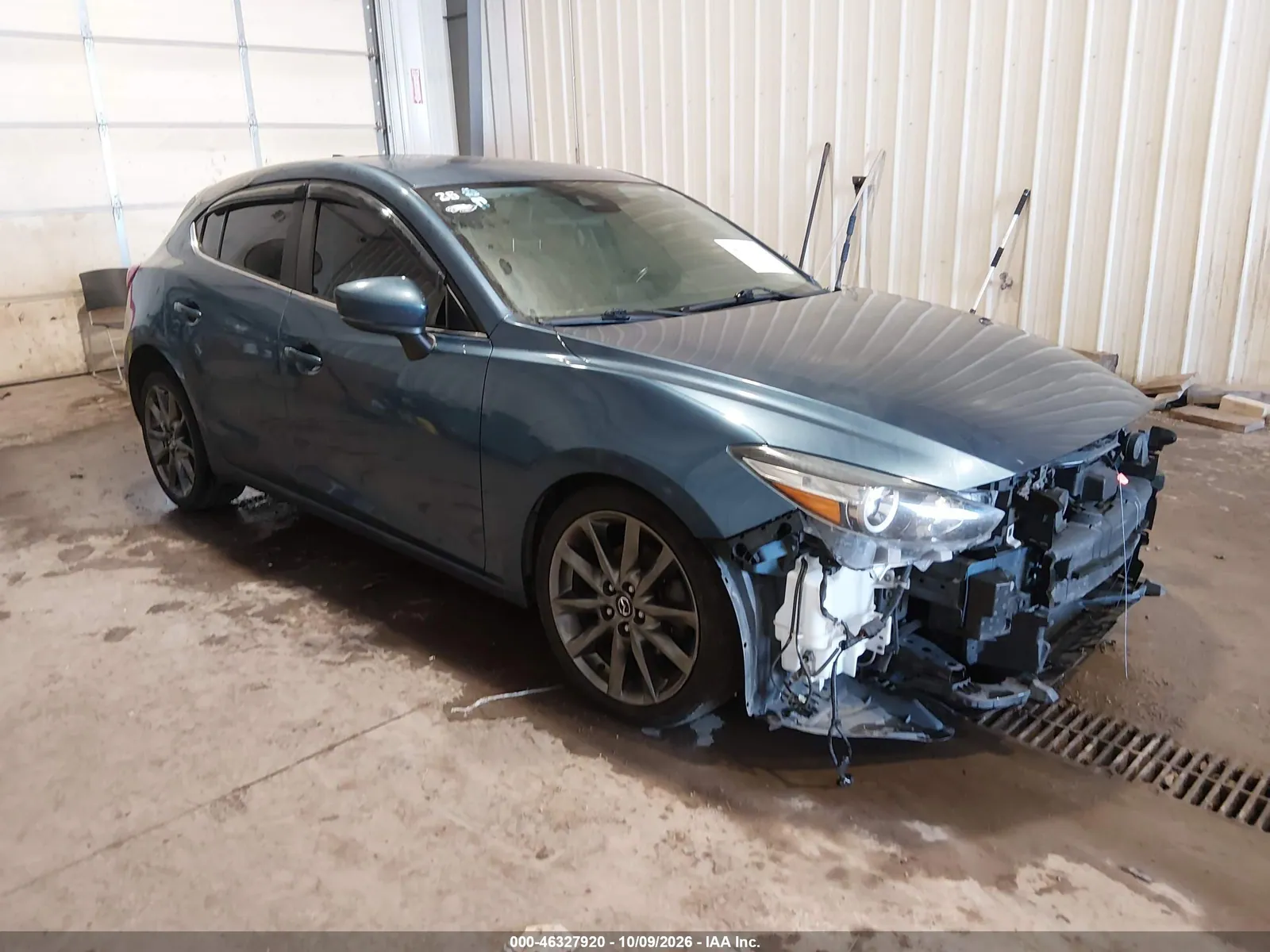 2018 Mazda Mazda3 5-Door Touring VIN 3MZBN1L30JM269598 фото 2