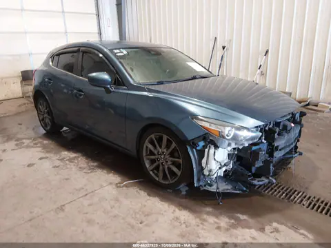 2018 Mazda Mazda3 5-Door Touring VIN 3MZBN1L30JM269598 фото 2