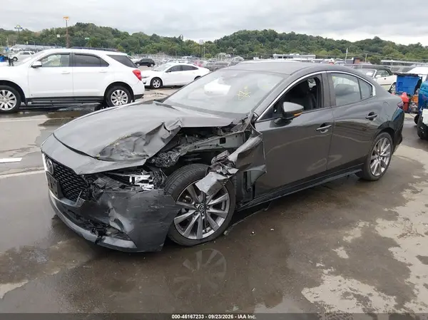 JM1BPACL7K1110945 — 2019 Mazda 3, фото 2 с аукциона IAAI, Передняя часть слева