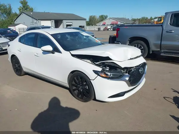 JM1BPACL2K1110724 — 2019 Mazda 3, Передняя часть (Front End), фото до ремонта