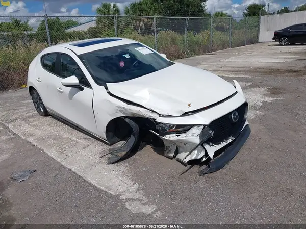 JM1BPALLXM1402768 — 2021 Mazda 3, Передняя и задняя части (Front & Rear), фото до ремонта