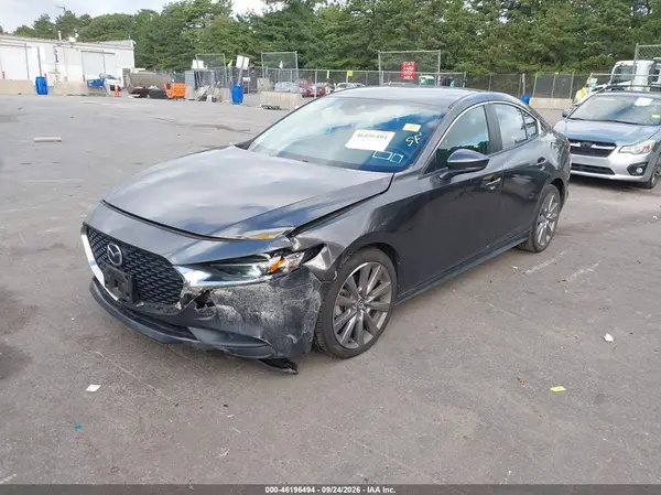 3MZBPBBM3MM208003 — 2021 Mazda 3, фото 2 с аукциона IAAI, Передняя часть