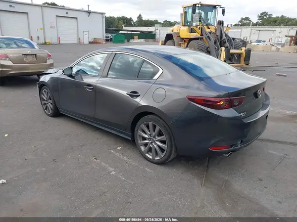 3MZBPBBM3MM208003 — 2021 Mazda 3, фото 3 с аукциона IAAI, Передняя часть