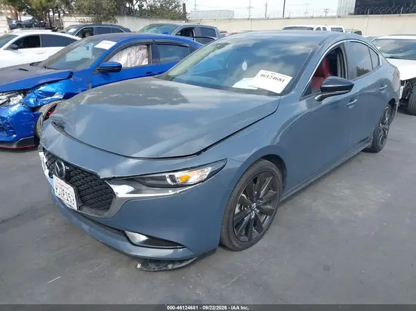 JM1BPACL8N1507763 — 2022 Mazda 3, фото 2 с аукциона IAAI, Передняя часть