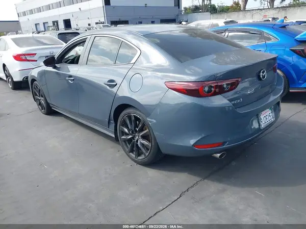 JM1BPACL8N1507763 — 2022 Mazda 3, фото 3 с аукциона IAAI, Передняя часть