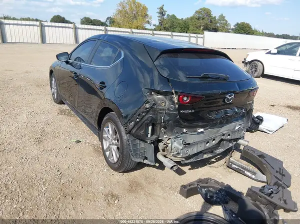 JM1BPAJL9N1505653 — 2022 Mazda 3, фото 3 с аукциона IAAI, Задняя часть