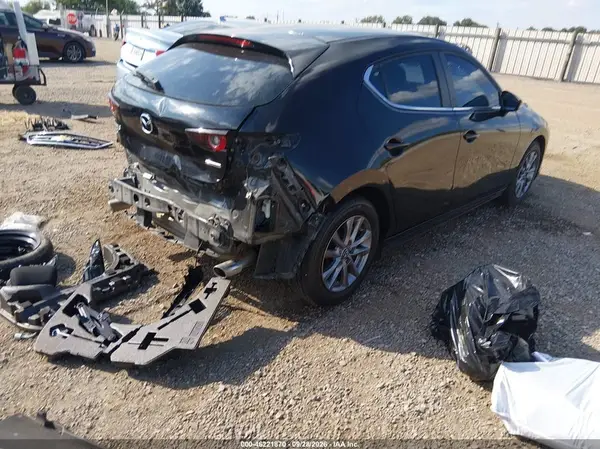 JM1BPAJL9N1505653 — 2022 Mazda 3, фото 4 с аукциона IAAI, Задняя часть