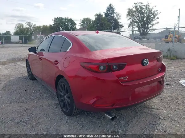 JM1BPBDY6R1657375 — 2024 Mazda 3, фото 3 с аукциона IAAI 29.09.2026, Правый бок