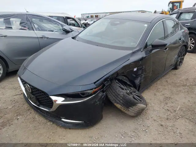 JM1BPBDY5R1713578 — 2024 Mazda 3, фото 2 с аукциона IAAI 14.10.2026, Левый бок
