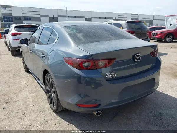 3MZBPBCM4RM402142 — 2024 Mazda 3, фото 3 с аукциона IAAI, Передняя часть
