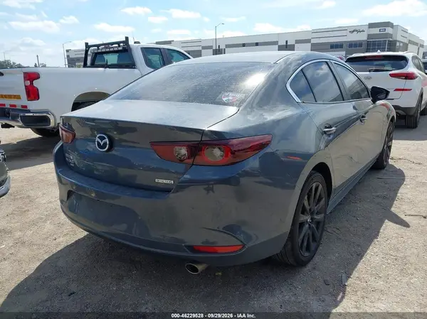 3MZBPBCM4RM402142 — 2024 Mazda 3, фото 4 с аукциона IAAI, Передняя часть