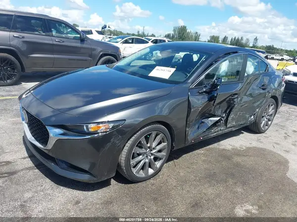 3MZBPACM8SM451876 — 2025 Mazda 3, фото 2 с аукциона IAAI, Левый бок
