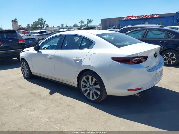 JM1BPACM4S1765069 — 2025 Mazda 3, фото 3 с аукциона IAAI, Передняя часть