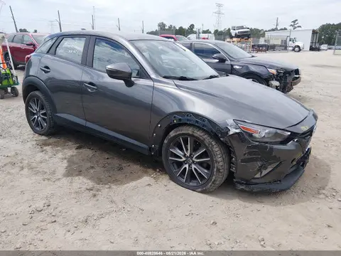 JM1DKFC70J1303430 — 2018 Mazda CX-3 Touring, Передняя часть слева (Left Front), фото до ремонта