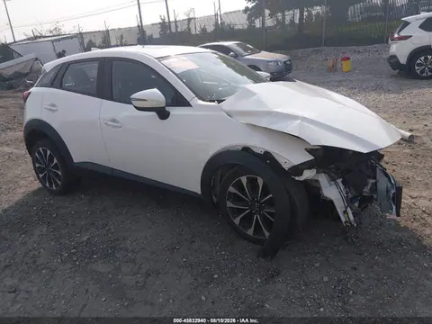 JM1DKFC7XK0414154 — 2019 Mazda CX-3 Touring, Передняя часть (Front & Rear), фото до ремонта