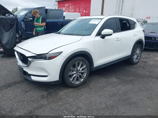 JM3KFBDM1K0538202 — 2019 Mazda CX-5, фото 2 с аукциона IAAI, Передняя часть справа