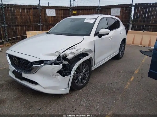 JM3KFBXY1S0572915 — 2025 Mazda CX-5, фото 2 с аукциона IAAI, Передняя часть слева