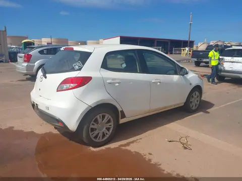 2014 Mazda Mazda2 Sport VIN JM1DE1KY3E0181601 фото 4