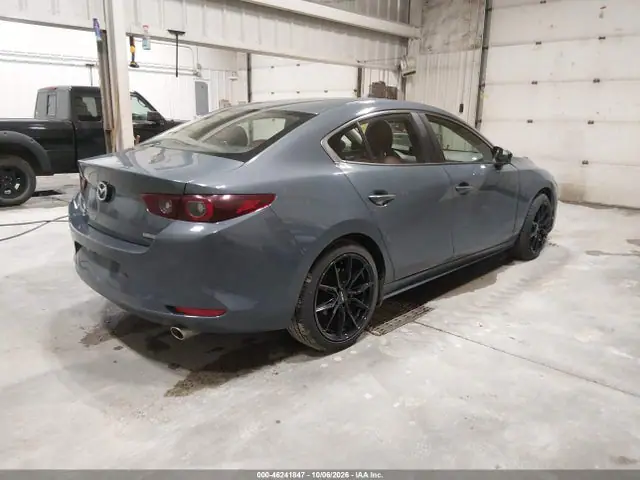 3MZBPBCM6RM412817 — 2024 Mazda MAZDA3 2.5 S Carbon Edition, фото 4 с аукциона IAAI 14.10.2026, Естественный износ