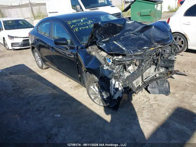 3MZBN1V71JM254446 — 2018 Mazda MAZDA3 50TH Anniversary Edition/Gs/SE, Передняя часть (Front), фото до ремонта