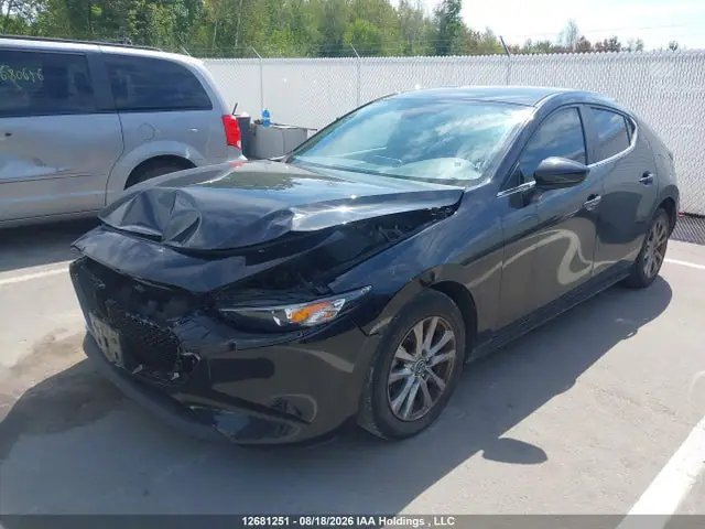 JM1BPAK72P1620034 — 2023 Mazda MAZDA3 GX, фото 2 с аукциона IAAI 13.10.2026, Передняя часть