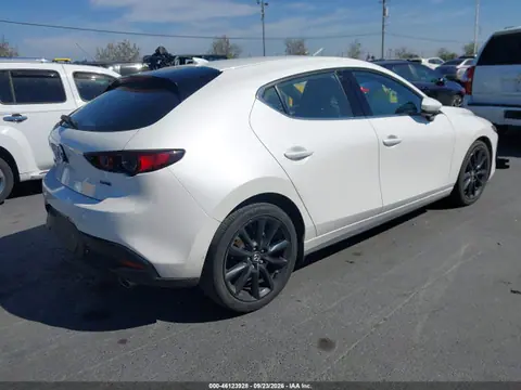 2020 Mazda Mazda3 Premium Package VIN JM1BPANM6L1172229 фото 4