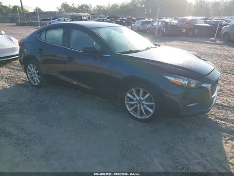 JM1BN1V71H1117811 — 2017 Mazda MAZDA3 Touring, Передняя часть слева (Left Front), фото до ремонта