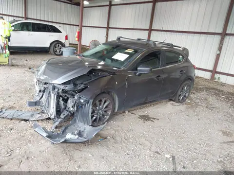 2018 Mazda Mazda3 Touring VIN 3MZBN1L33JM226504 фото 2