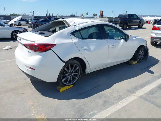 3MZBN1V31JM202375 — 2018 Mazda MAZDA3 Touring, фото 4 с аукциона IAAI 14.10.2026, Левый и правый бока