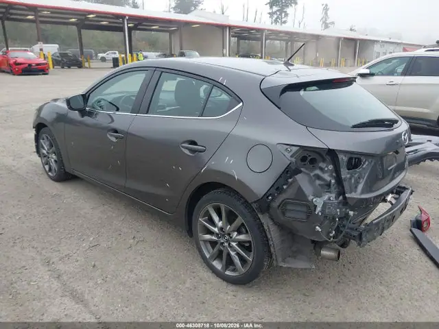 3MZBN1L34JM160108 — 2018 Mazda MAZDA3 Touring, фото 3 с аукциона IAAI 14.10.2026, Передняя и задняя части