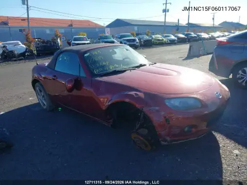 JM1NC15F060117067 — 2006 Mazda MX-5, Передняя часть, фото до ремонта