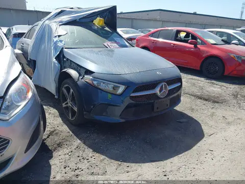 2019 Mercedes-Benz A 220 VIN WDD3G4EB4KW020672 фото 1