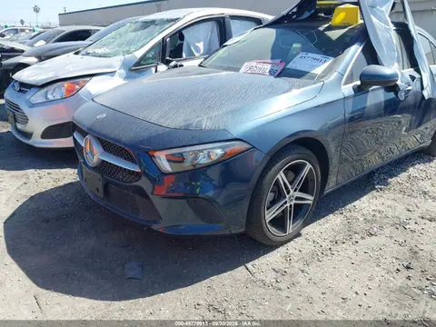 2019 Mercedes-Benz A 220 VIN WDD3G4EB4KW020672 фото 2