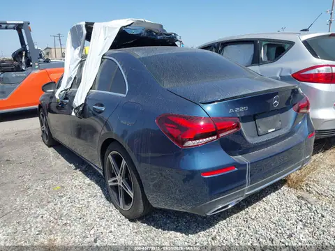2019 Mercedes-Benz A 220 VIN WDD3G4EB4KW020672 фото 3