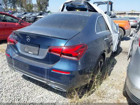 2019 Mercedes-Benz A 220 VIN WDD3G4EB4KW020672 фото 4