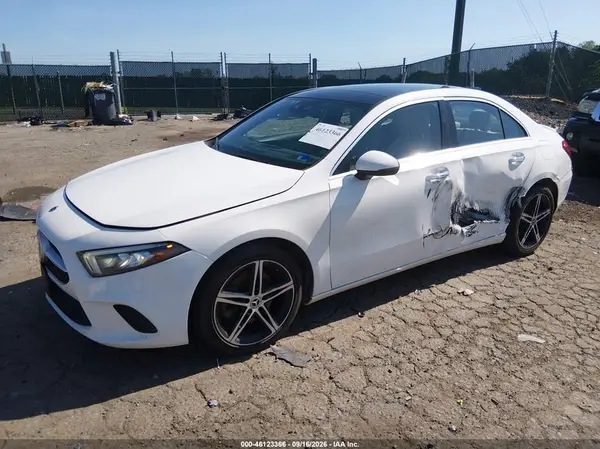 WDD3G4EB1KW012450 — 2019 Mercedes-Benz A-Klasse, фото 2 с аукциона IAAI 12.10.2026, Левый бок